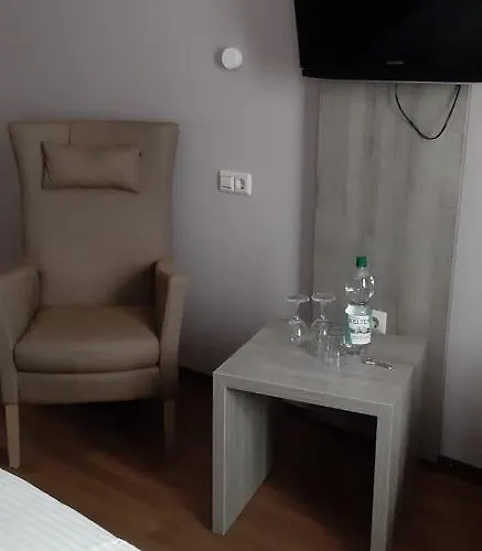 Zum Kronprinzen Garni